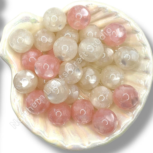 16mm Glitter Heart Bead Mix Pink and White -20 pcs.